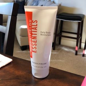 Rodan & Fields Body Moisturer